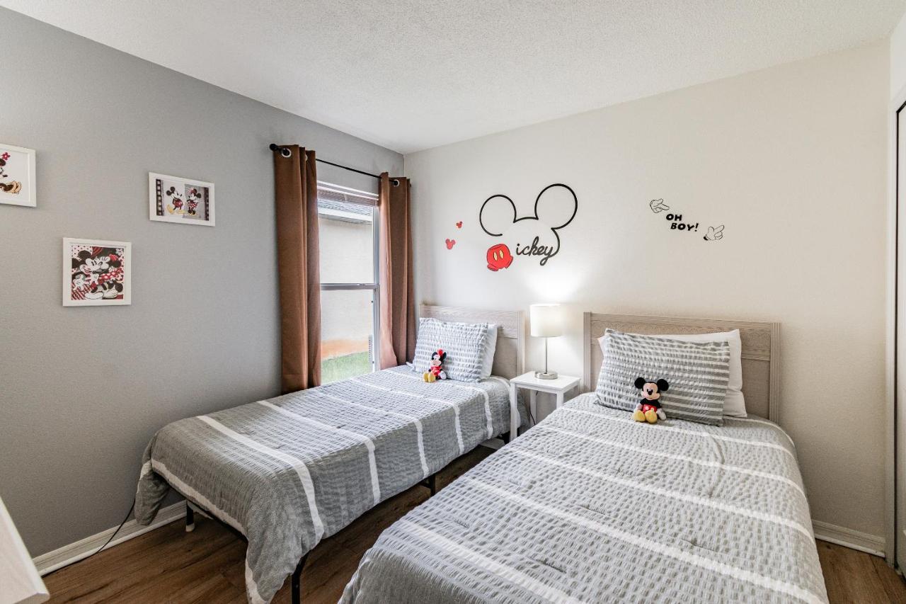 Spacious Villa With Private Pool - No Carpet - Disney Area Kissimmee Esterno foto